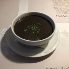Gdzie zjeść czerninę w Poznaniu? Najlepsze restauracje i smaki