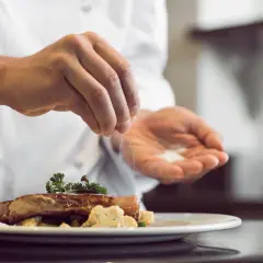 Gdzie zjeść w Żywcu? Odkryj najlepsze restauracje i smaki