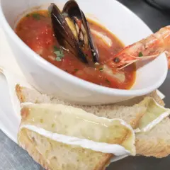 Gdzie zjeść w Kłodzku? Odkryj najlepsze restauracje i smaki