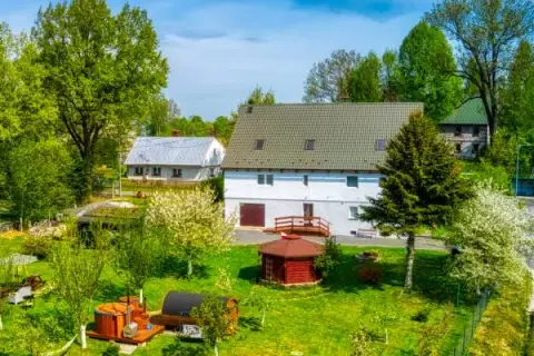 Jak znaleźć tanie noclegi w Polsce i zaoszczędzić na podróży