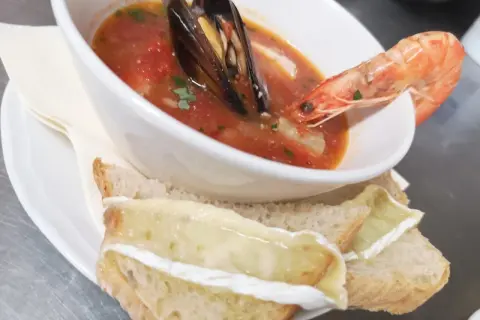 Gdzie zjeść w Kłodzku? Odkryj najlepsze restauracje i smaki