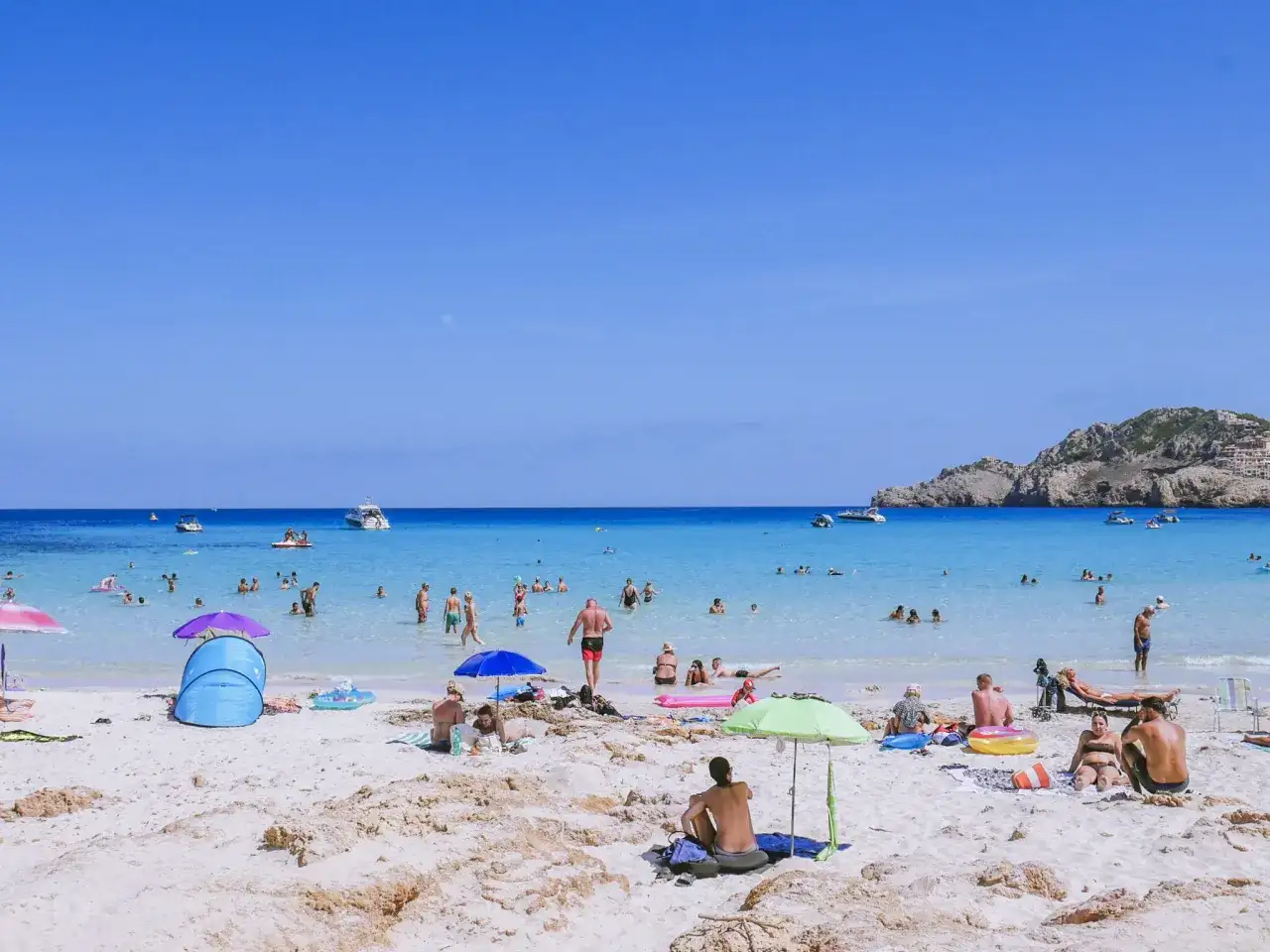 Cala Agulla na Majorce - plaża, parking i dojazd