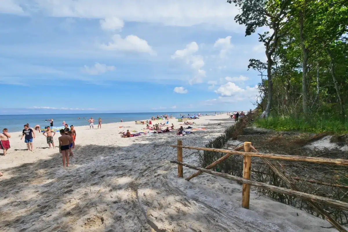 Karwieńskie Błota - plaża, noclegi i atrakcje okolicy