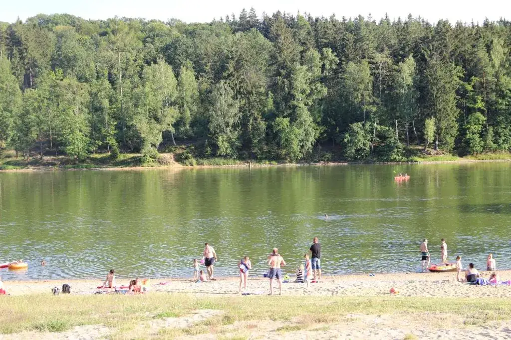 Zdjęcie Karłowice jezioro złotnickie - idealne miejsce na wypoczynek i atrakcje