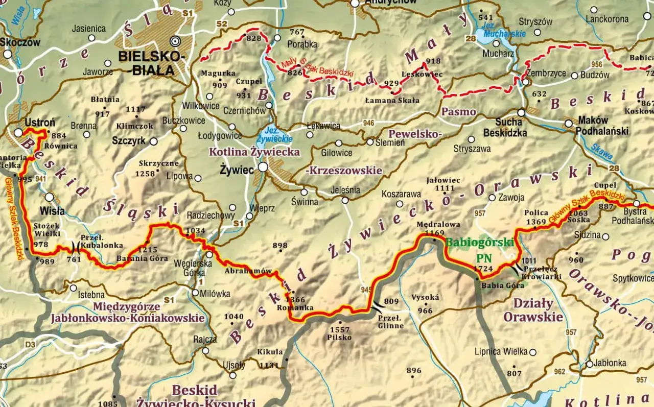 Mapa szlaku turystycznego Główny Szlak Beskidzki, z zaznaczonymi szczytami, miejscowościami i przebiegiem trasy.