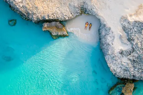 Aruba od plaż po Arikok. Praktyczny przewodnik z Polski