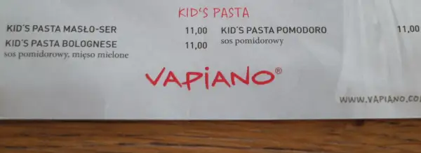 Menu Vapiano z daniami dla dzieci: makaron z masłem i serem, bolognese, pomodoro.