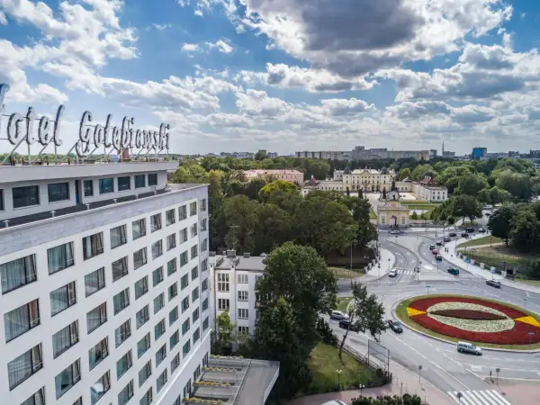 Hotel Gołębiewski Białystok, z widokiem na Pałac Branickich. Wiele pozytywnych hotel gołębiewski białystok opinie potwierdza jego atrakcyjność.